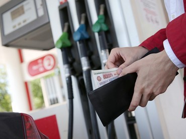Связаны ли в России цены на бензин со стоимостью нефти?