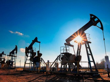 Нефть снова стоит дороже 50 далларов