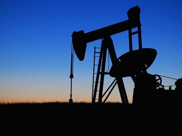 Саудовская Аравия сокращает поставки сырой нефти